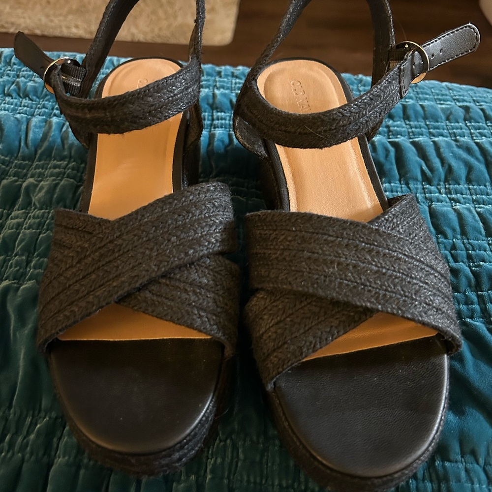 Old Navy Black Sandals